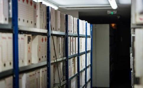為什么傳統人工檔案管理收集檔案困難？